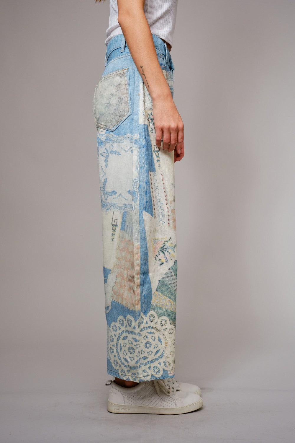 Patch Print Barrel Jeans